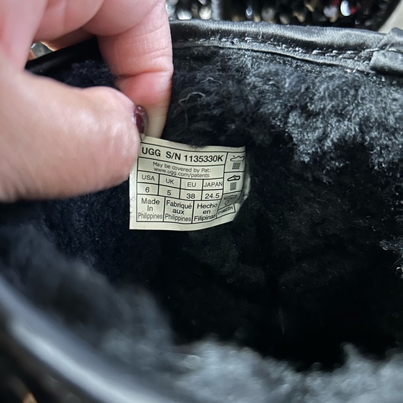 UGG Kids Classic short chunky sequin boots - Picture 10 of 13